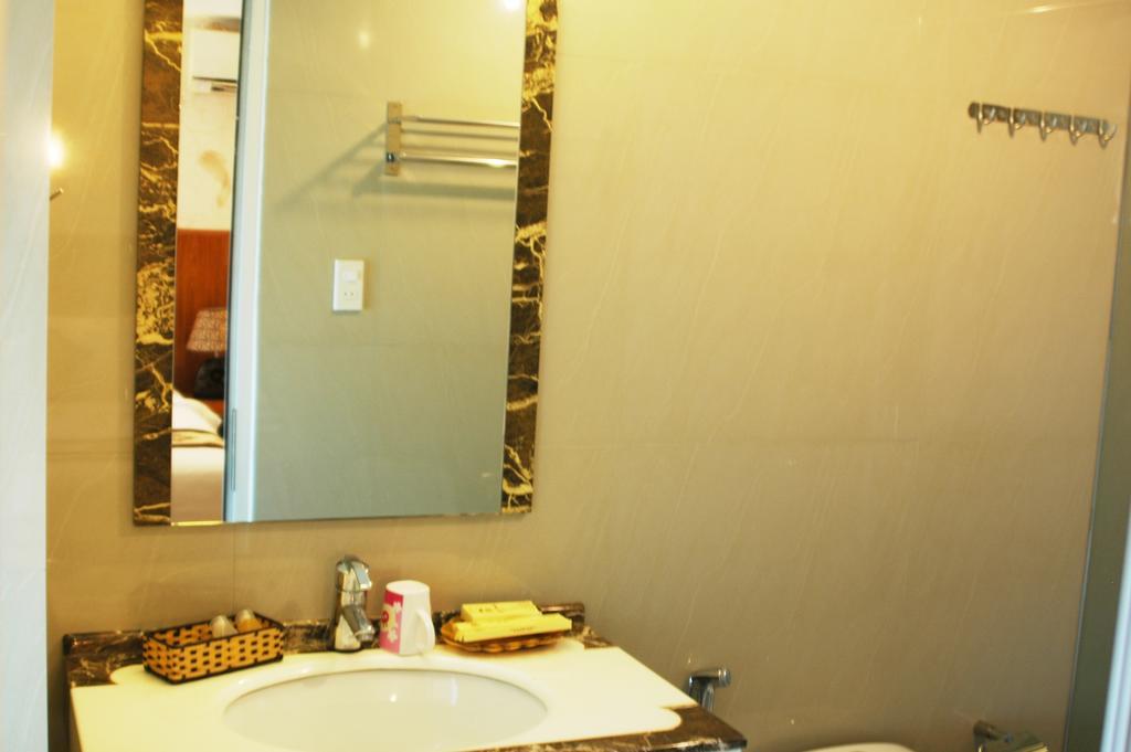 Minh Nhat Hotel نها ترانج الغرفة الصورة